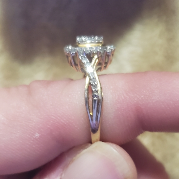 Gold ring - Picture 2 of 5